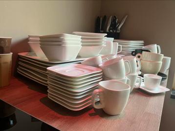 Servies beschikbaar voor biedingen