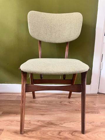 2 vintage stoelen - opknappertjes met nieuwe stoffering 