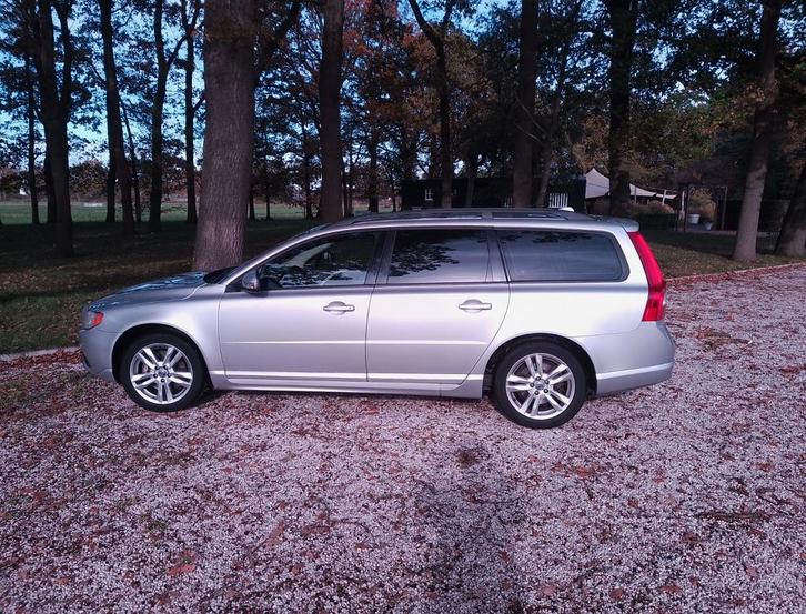 Volvo V70 2.5 T AUT 2009 Grijs, Auto's, Volvo, Particulier, V70, Airbags, Airconditioning, Boordcomputer, Centrale vergrendeling
