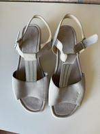 Gabor sandaal met drukknoopgespjes Maat 8,5/42,5, Beige, Gabor, Zo goed als nieuw, Sandalen of Muiltjes