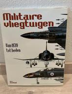 Oud Hardcover boek militaire vliegtuigen van 1939 tot heden, Ophalen of Verzenden, Gebruikt, Boek of Tijdschrift