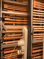 Ledikant van Triton compleet van noten, Huis en Inrichting, Slaapkamer | Bedden, Eenpersoons, 210 cm, Ophalen of Verzenden, Zo goed als nieuw