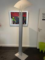 Moet weg : Vloerlamp design, Ophalen, Metaal