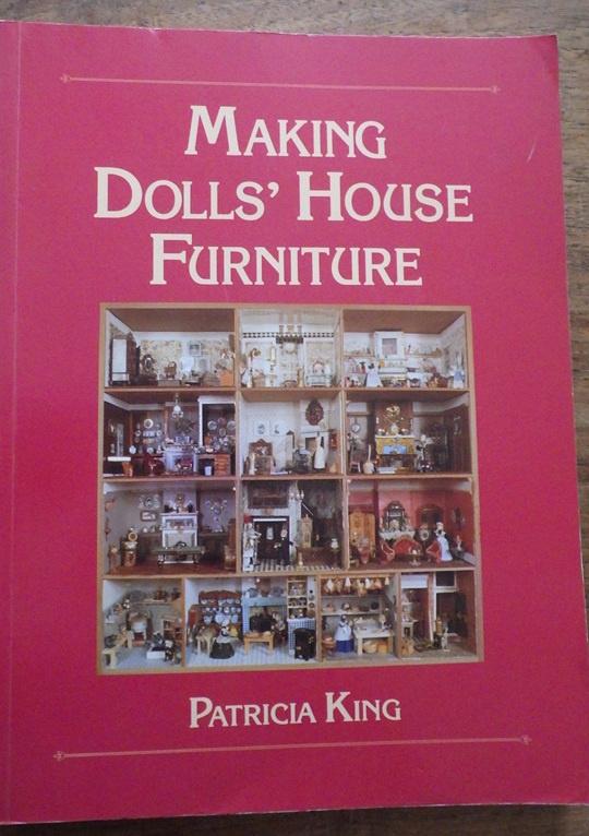 Poppenhuis: Zelf Poppenhuismeubels Maken (ab15), Ophalen of Verzenden, Zo goed als nieuw, Poppenhuis