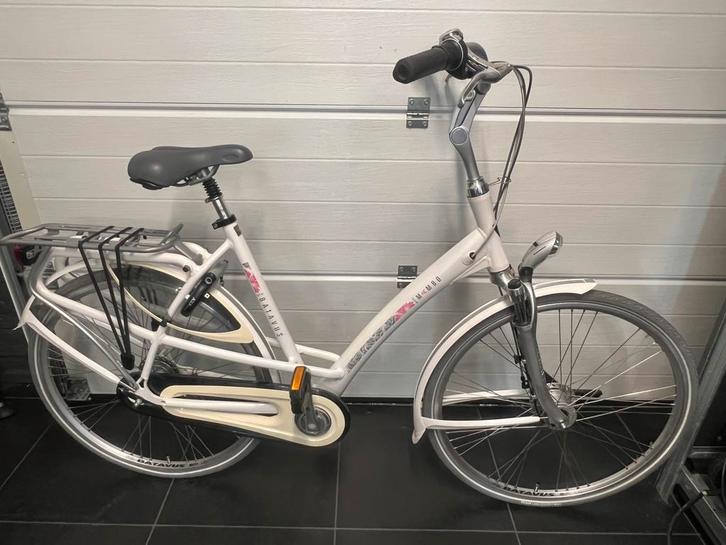 Mooie Batavus Mambo 28” Damesfiets 8 versn slot mand, Fietsen en Brommers, Fietsen | Dames | Damesfietsen, Zo goed als nieuw, Ophalen