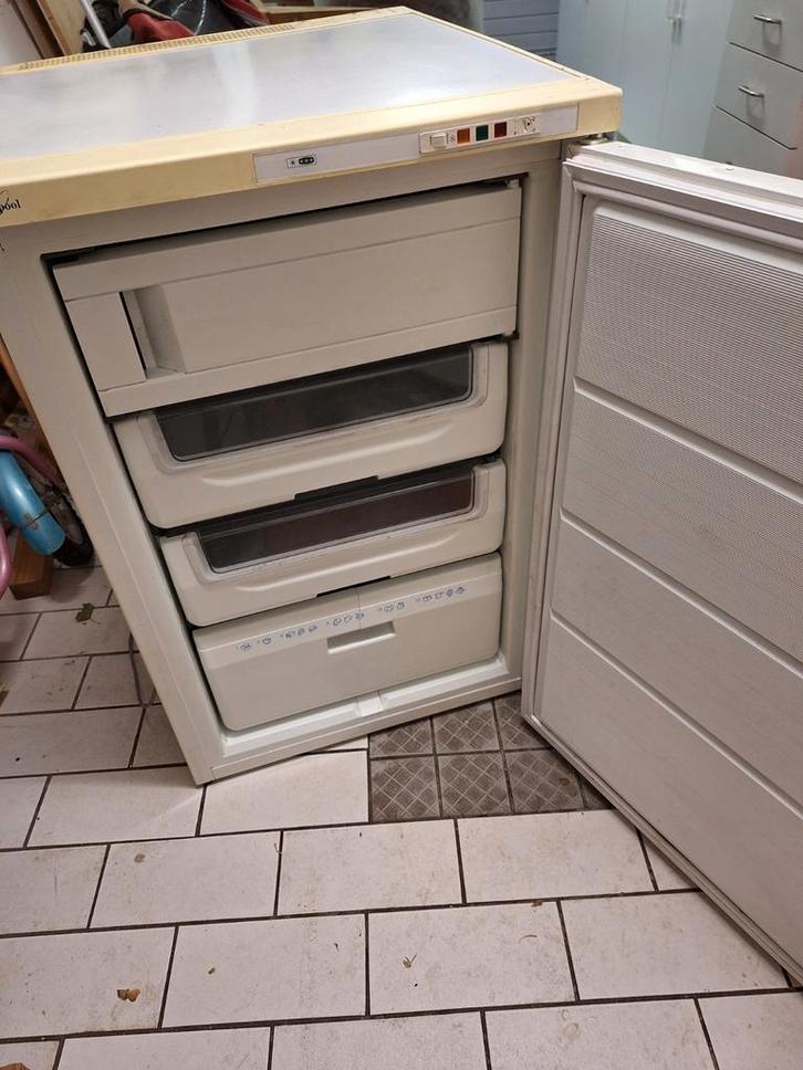 Whirlpool Tafelmodel Vriezer., Witgoed en Apparatuur, Vriezers en Diepvrieskisten, Gebruikt, Vrijstaand, Vrieskast, Minder dan 85 cm