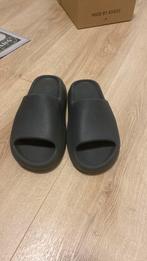 Yeezy slides maat40,5, Zwart, Zo goed als nieuw, Adidas Yeezy, Ophalen