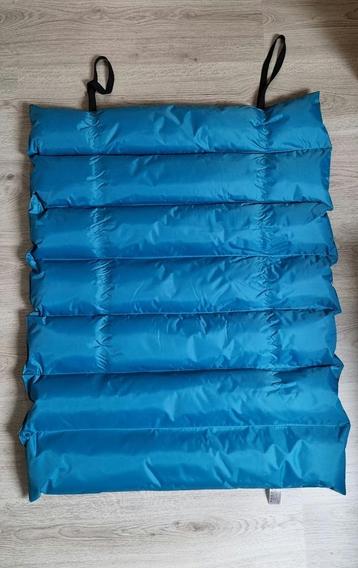 Oprolbaar hondenmatrasje beschikbaar voor biedingen