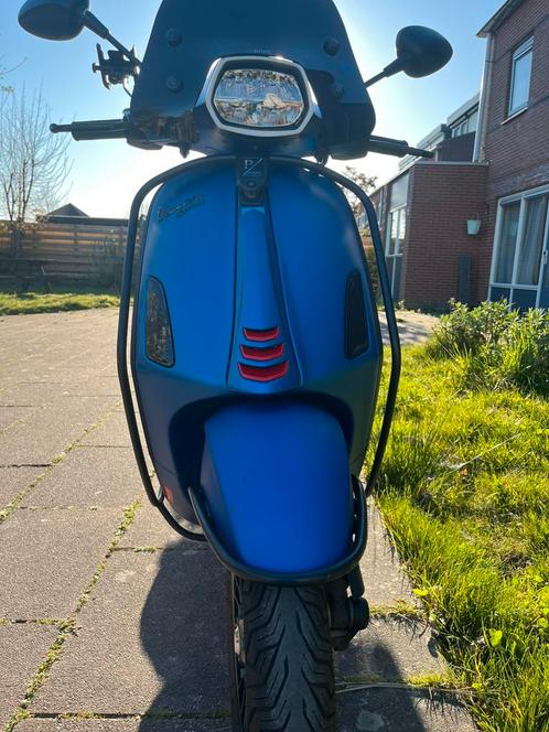 Vespa sprint brom, Fietsen en Brommers, Scooters | Vespa, Zo goed als nieuw, Ophalen