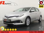 Toyota Auris 1.8 Hybrid Aspiration - Navigatie - Trekhaak -, Auto's, Toyota, 65 €/maand, Gebruikt, Euro 6, 4 cilinders