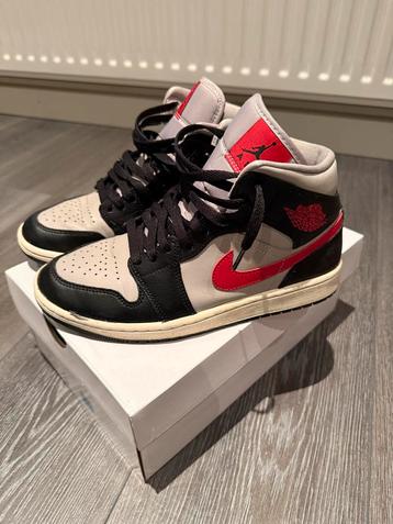 Jordan Air 1 Mid - Maat 38.5 black college grey beschikbaar voor biedingen