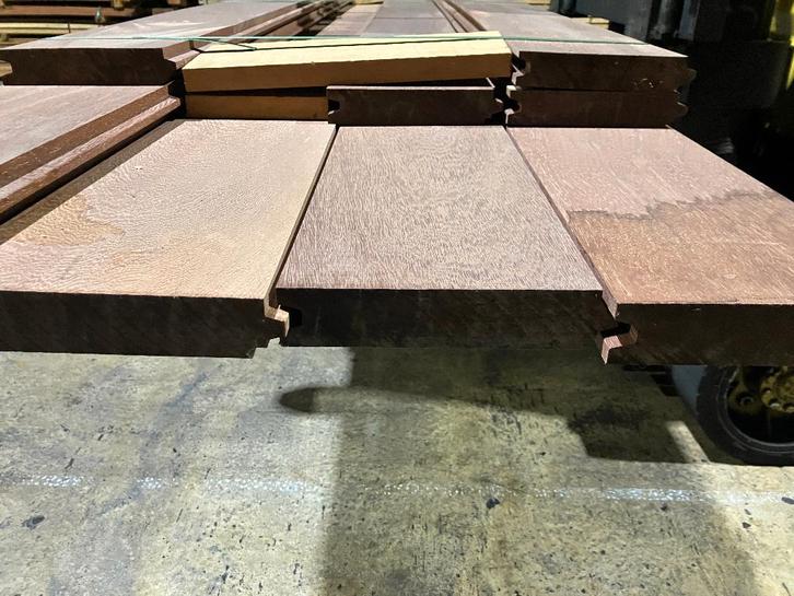 Hardhout-Azobe–planken–vlonderplanken-damwand-42x195mm, Tuin en Terras, Palen, Balken en Planken, Nieuw, Planken, 250 cm of meer