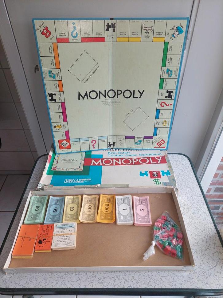 Vintage Monopoly Bordspel, Hobby en Vrije tijd, Gezelschapsspellen | Bordspellen, Gebruikt, Drie of vier spelers, Vijf spelers of meer