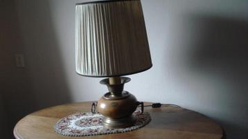 oude schemerlamp beschikbaar voor biedingen