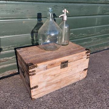prachtige kist super decoratief  beschikbaar voor biedingen
