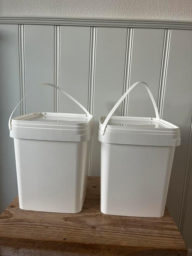 Twee vierkante emmers à 10 liter, Huis en Inrichting, Emmers, Zo goed als nieuw, Kunststof, Ophalen