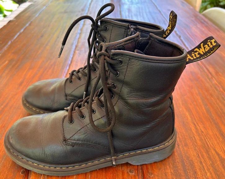 Dr. Martens maat 38,5  In goede en nette staat., Kleding | Dames, Schoenen, Gedragen, Overige typen, Zwart, Verzenden