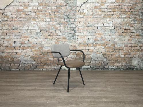 Exsta S085 grijs bij TheReSales, Huis en Inrichting, Stoelen, Zo goed als nieuw, Drie, Kunststof, Leer, Metaal, Stof, Grijs, Ophalen of Verzenden