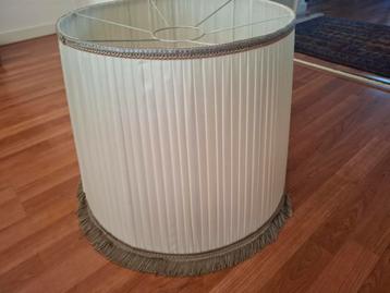 Vintage brocante lampenkap beschikbaar voor biedingen