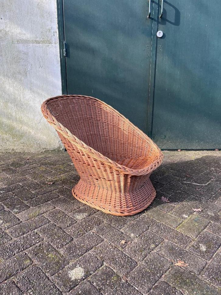 Vintage | rotan | kuipstoel, Verzamelen, Retro, Huis en Inrichting, Ophalen