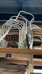 Stoelen, Ophalen