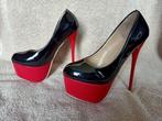 NIEUW Hakken plateauzool rood-zwart maat 38, Ophalen, Nieuw, Schoenen met hoge hakken, Rood