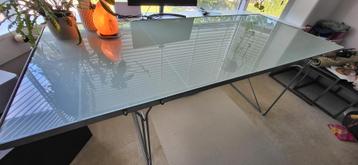 Eettafel - Bureau stalen grijs frame mat glazen blad beschikbaar voor biedingen