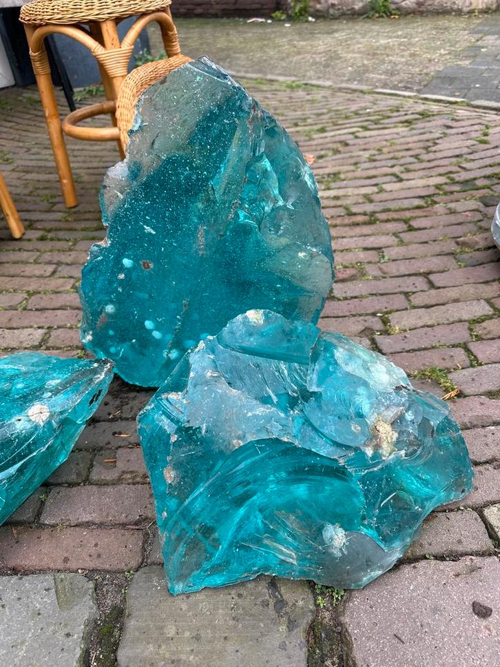 Turquoise Glas Brokken - Decoratief, Tuin en Terras, Tuinbeelden, Zo goed als nieuw, Abstract beeld, Overige materialen, Ophalen of Verzenden