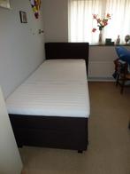Boxspring en  beddengoed 90 x200 cm, Gebruikt, 90 cm, Rood, Ophalen of Verzenden