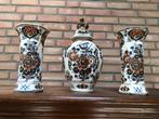 Delfts Polychroom vazen set / kaststel, Antiek en Kunst, Ophalen