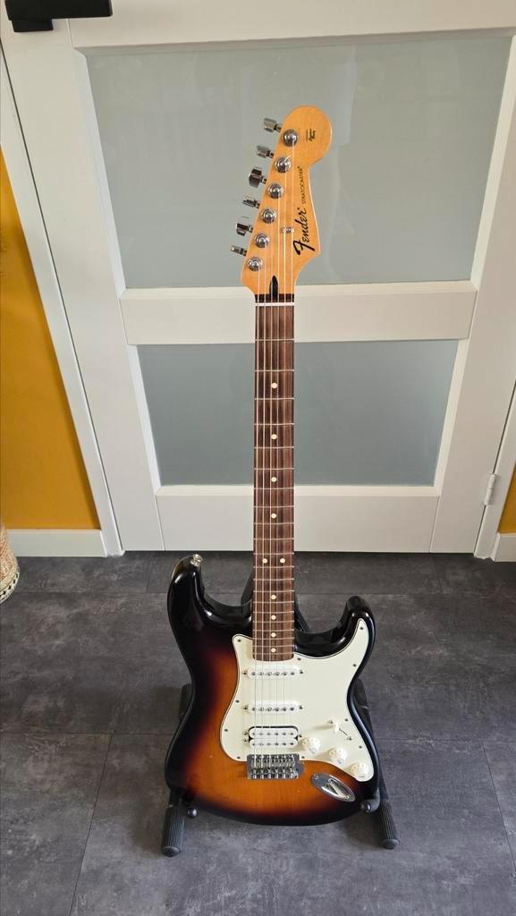 Fender Standard Stratocaster HSS MM, Muziek en Instrumenten, Snaarinstrumenten | Gitaren | Elektrisch, Zo goed als nieuw, Solid body