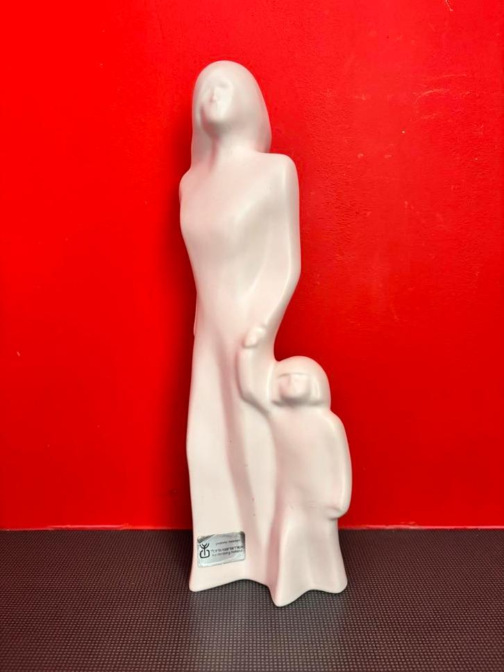 Flora keramiek beeldje Yvonne Niessen, Antiek en Kunst, Kunst | Beelden en Houtsnijwerken, Ophalen of Verzenden