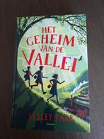 Het geheim van de vallei - Lesley Parr, Ophalen of Verzenden, Zo goed als nieuw, Lesley Parr, Fictie
