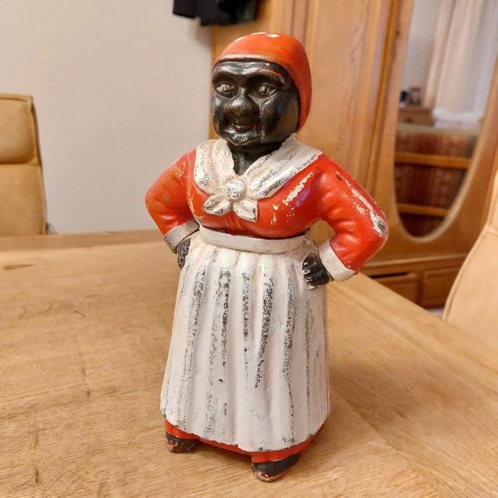 Antieke Gietijzeren Spaarpot  Afrikaanse vrouw, Antiek en Kunst, Kunst | Beelden en Houtsnijwerken, Ophalen of Verzenden