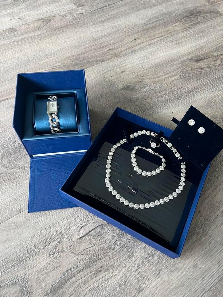 Swarovski set, Verzamelen, Swarovski, Zo goed als nieuw, Sieraad of Horloge, Ophalen of Verzenden