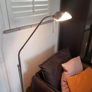 Leeslamp  beschikbaar voor biedingen