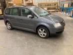 Volkswagen Touran 1.6 85KW 2006 Grijs  . 7 persoons, 4 cilinders, Origineel Nederlands, 75 €/maand, Handgeschakeld