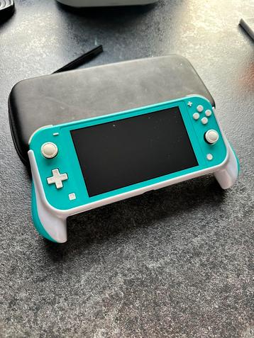 Nintendo switch lite turkoois blauw met hoes beschikbaar voor biedingen