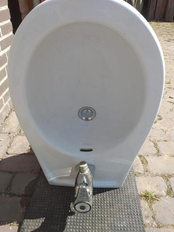Te koop bidet beschikbaar voor biedingen