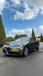 Alfa Romeo Giulia 2.2 JTD 180pk | Veloce interieur | NL auto, Auto's, Alfa Romeo, 745 kg, Achterwielaandrijving, 1440 kg, 4 cilinders