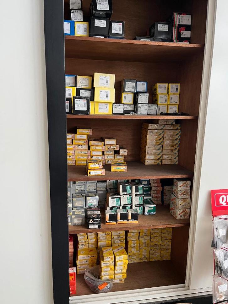 Grote partij remblokken en andere remdelen, Auto-onderdelen, Remmen en Aandrijving, Alfa Romeo, Amerikaanse onderdelen, Audi, BMW