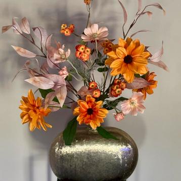 Nieuw! Boeket: Gold Little Autumn Wonder / inclusief vaas beschikbaar voor biedingen