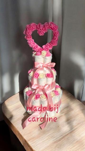 Luiertaart super pink. beschikbaar voor biedingen