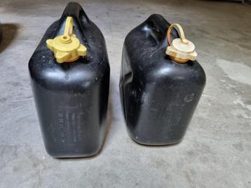 2x jerrycan 10 liter beschikbaar voor biedingen