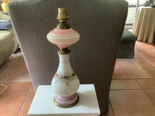 Te koop mooie brocanre tafellamp (opaline glas), Huis en Inrichting, Lampen | Tafellampen, Gebruikt, 50 tot 75 cm, Glas, Ophalen