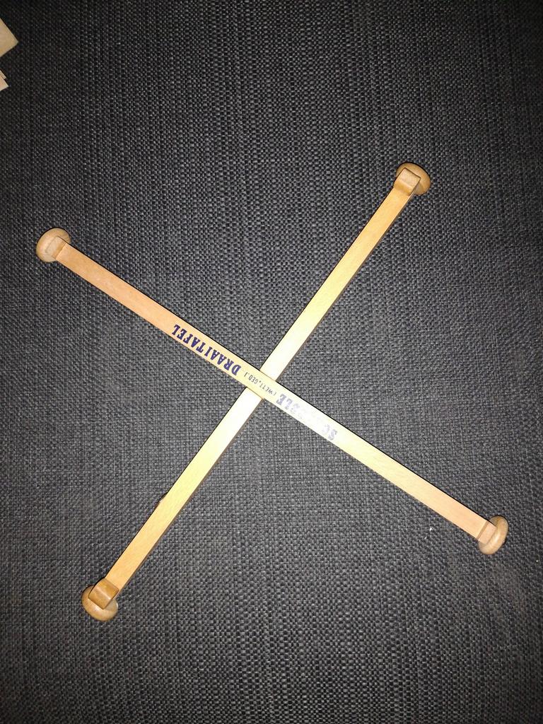 Houten Scrabble draaitafel, Een of twee spelers, Ophalen of Verzenden, Zo goed als nieuw