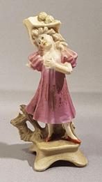 Antiek porseleinen Bisque beeldje, dame in roze jurk, Ophalen of Verzenden, Gebruikt, Mens