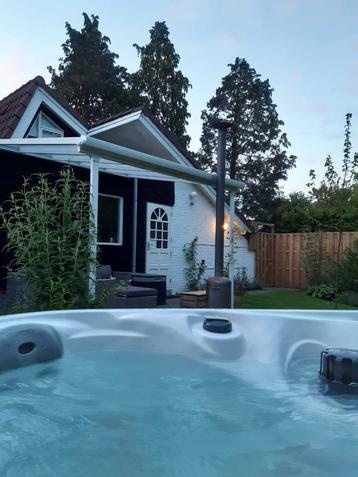NOG BESCHIKBAAR info 31 aug  bungalow + jacuzzi . beschikbaar voor biedingen