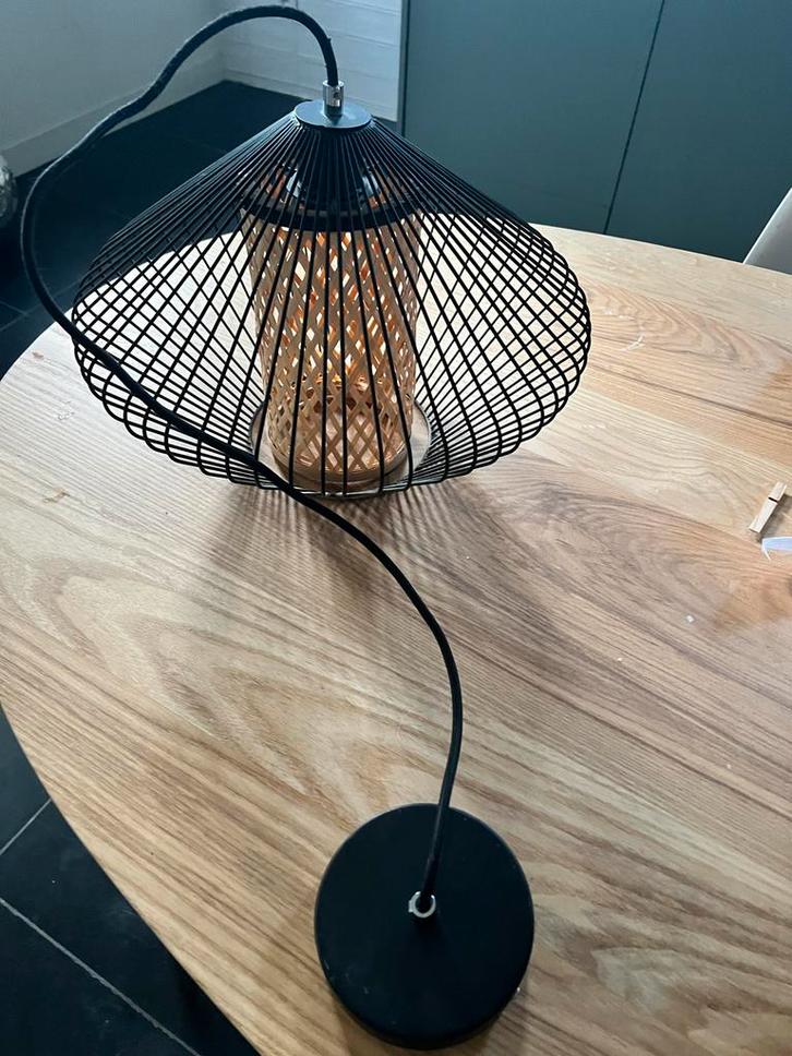 Moderne hanglamp met metalen frame, Huis en Inrichting, Lampen | Hanglampen, Zo goed als nieuw, Minder dan 50 cm, Metaal, Ophalen of Verzenden