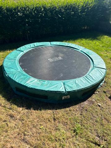 Salta inground trampoline beschikbaar voor biedingen